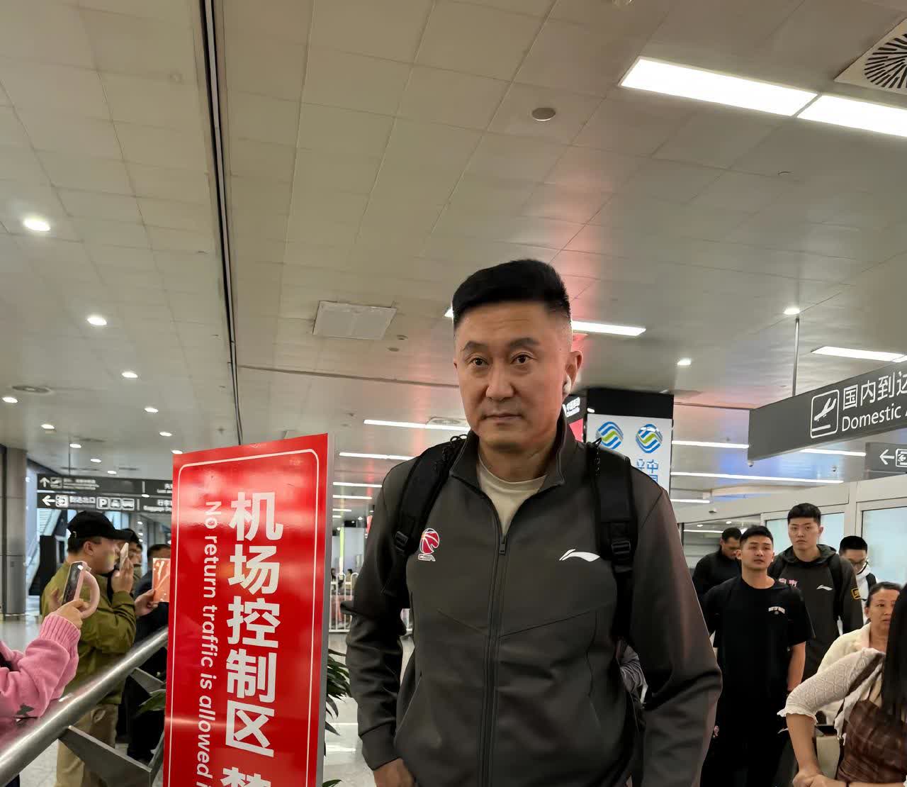 欧篮联倒计时；广东宏远赛前调整名单；细节引发关注；悬念犹存；年轻球员得到机会的简单介绍